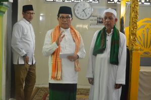 Fachrori Serahkan Sapi Qurban Presiden Jokowi