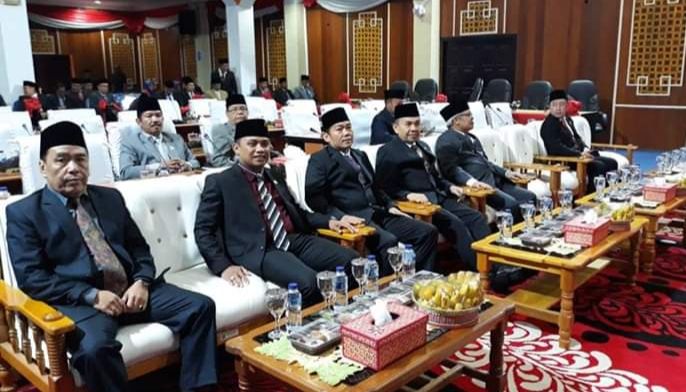 Bupati Adirozal Hadiri Paripurna Istimewa DPRD Kerinci, Mendengarkan dan Mengikuti Pidato Presiden RI dalam Rangka HUT RI ke 74