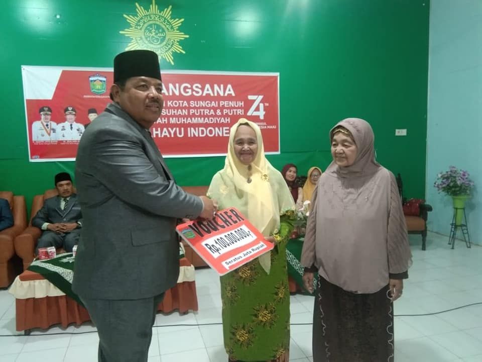 Wawako Zulhelmi Anjangsana dan silaturahmi ke Panti Asuhan Putra dan Putri Aisyiyah Muhammadiyah Kota Sungaipenuh.