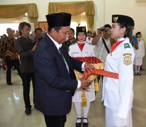 Bupati Romi Kukuhkan Paskibraka 2019