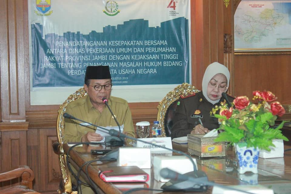 Penandatanganan Kesepakatan Bersama antar Dinas PUPR Provinsi Jambi dengan Kejaksaan Tinggi Jambi tentang Penanganan Masalah Hukum Bidang Perdata dan Tata Usaha Negara