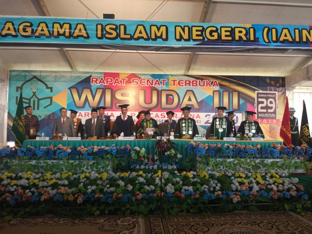 Wakil Bupati Kerinci H. Ami Taher, Hadiri Wisuda IAIN Kerinci Ke III tahun 2019