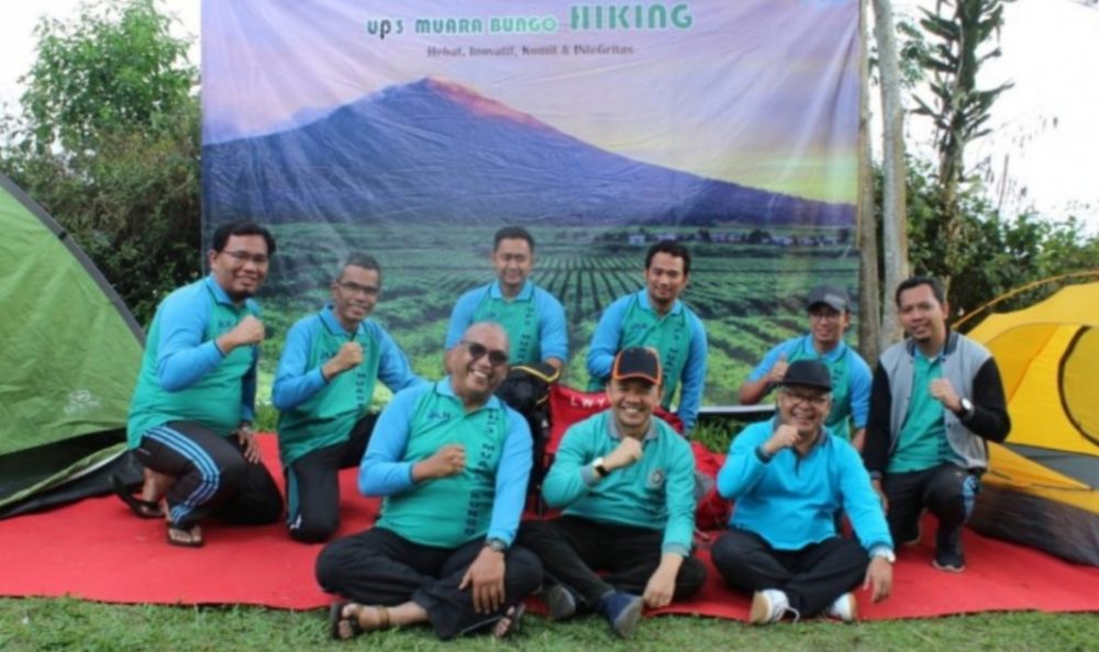 Bupati Adirozal dan wabup Ami Taher Hadiri Employee Gathering