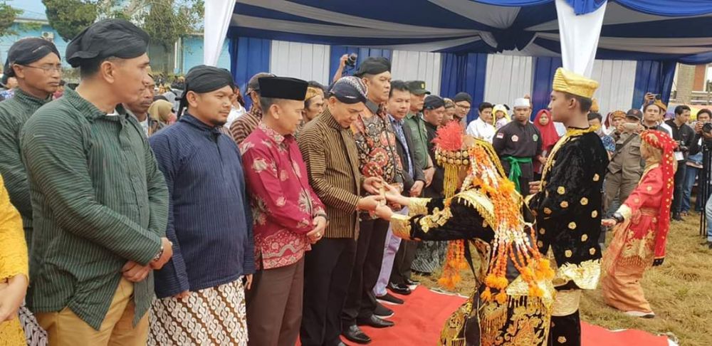 Bupati Kerinci H. Adirozal Hadiri Pembukaan Kayu Aro Culture Festival