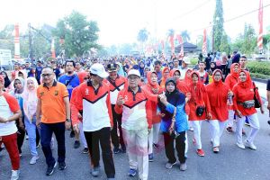 MASYARAKAT ANTUSIAS IKUTI ACARA HIBURAN HUT RI   