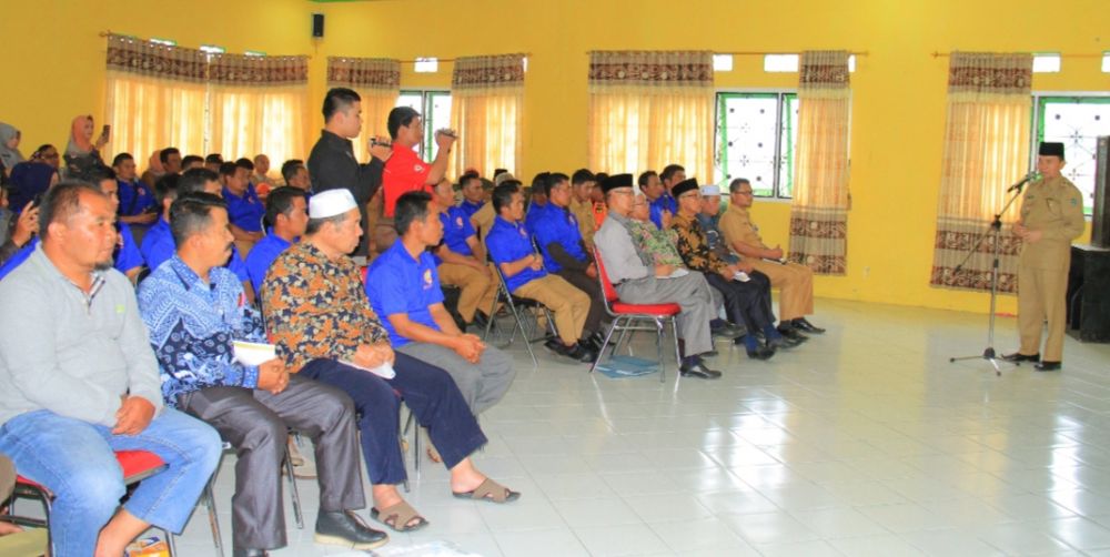 Sambutan Bupati Kerinci H. Adirozal saat membuka acara Sosialisasi Pengurangan Resiko Bencana 