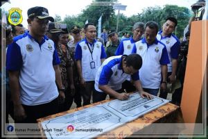 Bupati Romi Resmikan Rumah Data dan Jembatan dikampung KB 