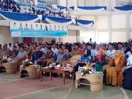 Peringatan HUT PGRI ke- 74 dan Hari Guru Nasional di Gelora Paduka Berhala.