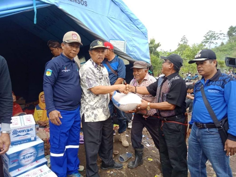 Pemkot Sungaipenuh Serahkan Bantuan Korban Hilang