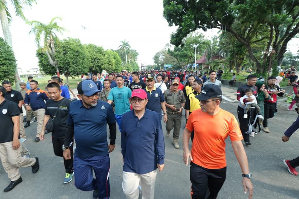 Fachrori saat mengikuti Jalan Santai dalam rangka HUT ke-39 Satpam