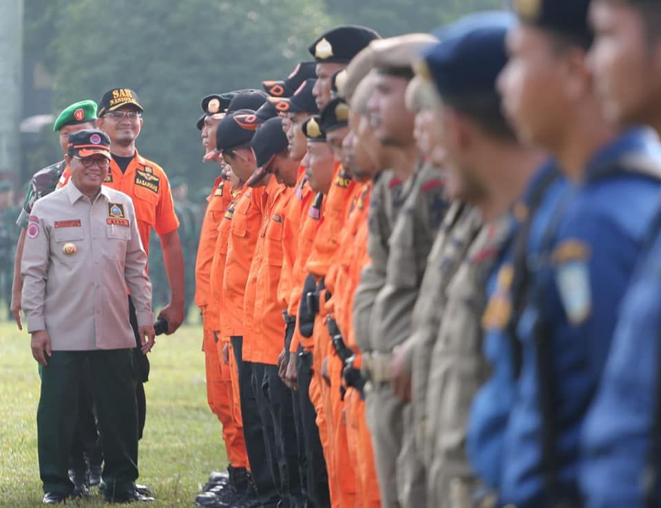 Gubernur Fachrori mengecek kesiapan pasukan penanggulangan bencana