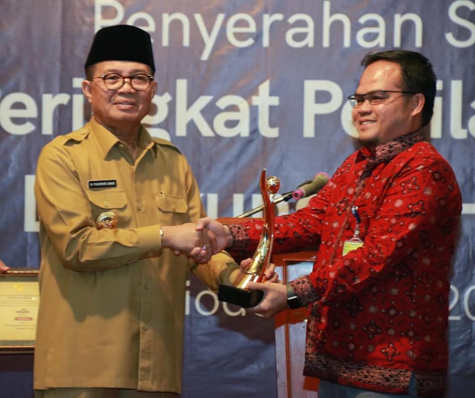 Penyerahan Sertifikat Penghargaan Program Penilaian Peringkat Kinerja Perusahaan dalam Pengelolaan Lingkungan Hidup Tahun 2018-2019