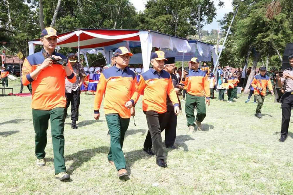 Bupati Adirozal Dampingi Gubernur Pada Latihan Gabungan Penyelamatan Evakuasi dan Pengungsi Tahun 2020