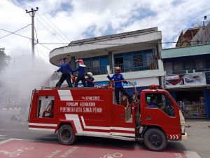 Cegah Corona, Pemkot Lakukan Penyemprotan Disinfektan