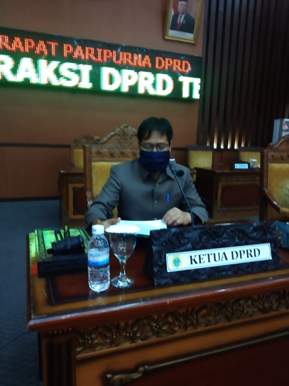 Ketua DPRD Tanjabtim Mahrup saat membuka Paripurna 