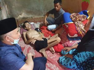 Peduli Warga, Bupati Adirozal Sambangi Kediaman Antes