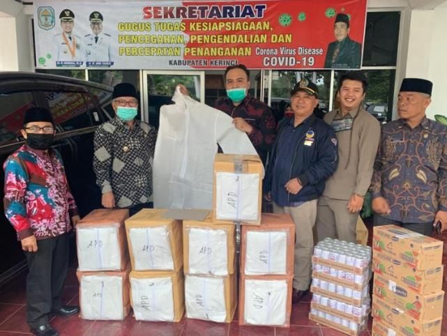 Wabup Ami Taher Terima Bantuan APD dari Anggota DPRD Kerinci partai Nasdem, untuk tenaga medis penanganan corona