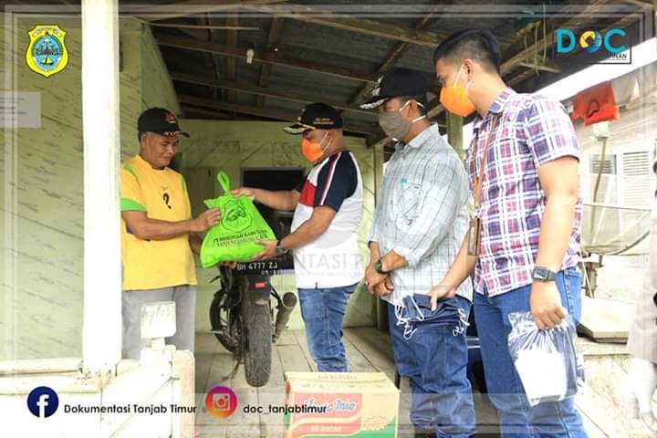 Wabup Tanjabtim H Robby Nahliansyah Salurkan Bantuan JPS kepada Masyarakat Kecamatan Berbak.