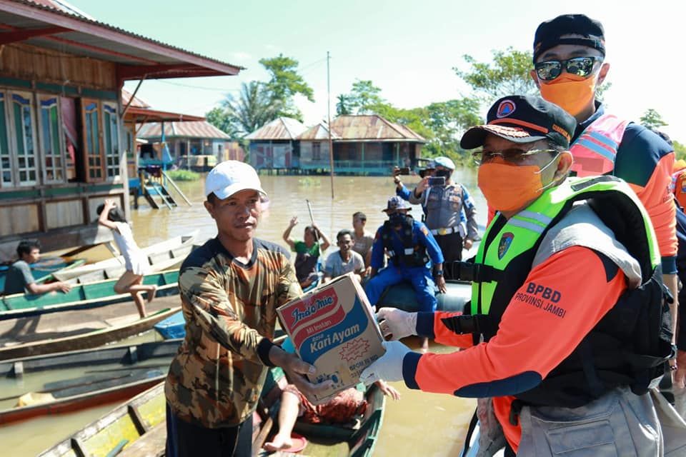 Fachrori beri bantuan Sembako kepada warga korban banjir