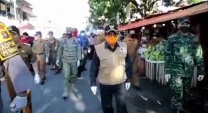 Turun Lapangan, Tinjau Pasar, Wako AJB Ingatkan Warga Pakai Masker