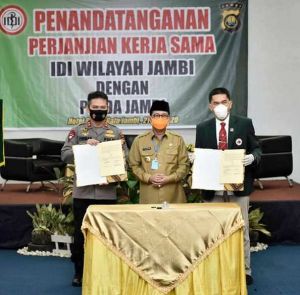 Gubernur Fachrori Apresiasi Perjanjian Kerjasama IDI dan Polda Jambi Dibidang Pelayanan Kesehatan