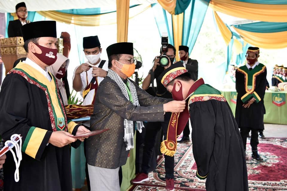 Fachrori saat mewisuda Santri Akhir Pondok Karya Pembangunan Al Hidayah Tahun Ajaran 2019/2020