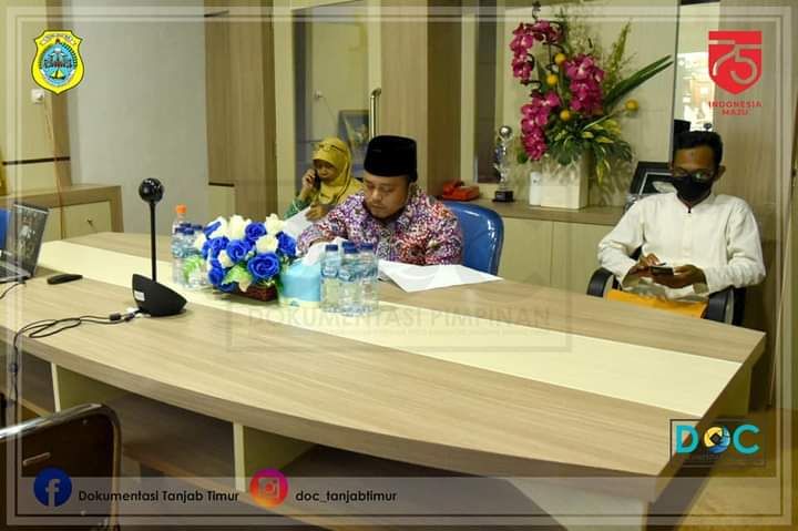 Wabup Tanjabtim H. Robby Nahliansyah. SH Bersama Tim Gugus Tugas Ikuti Rapat Evaluasi Penangganan Covid Via Vidcom