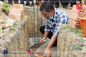 Bupati Tanjabtim Letak Batu Pertama Pembangunan masjid Nurul Iman  