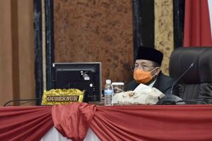 Gubernur Fachrori Dengarkan Pidato Kenegaraan HUT Kemerdekaan RI   