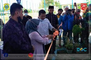 Bupati Romi Resmikan Sarana Olahraga di Kecamatan Sadu