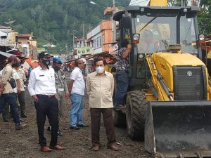 Dipimpin Wako AJB, Pemkot Lakukan Pembersihan Pasar & Peningkatan Jalan Tanjung Bajure 