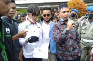 Ketua DPRD Sungaipenuh Sambut Kedatangan Mahasiswa Terkait UU Cipta Kerja