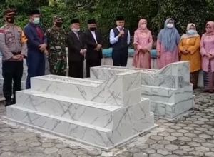 HUT ke 62 Kerinci, Bupati Ziarah ke Makam Mantan Bupati Kerinci dan Pahlawan Kerinci