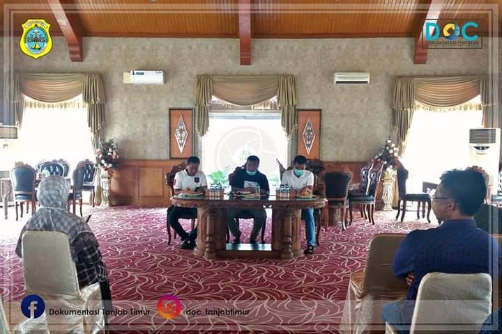 Rapat Mendadak di Aula Rumah Dinas Bupati Tanjabtim