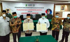 Bupati Kerinci Hadiri Penandatanganan Nota Kesepahaman Pemkab Kerinci Dengan UNAND