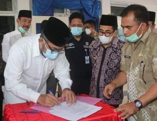 Penandatanganan penyerahan aset Pemkab Kerinci kepada Pemkot Sungaipenuh