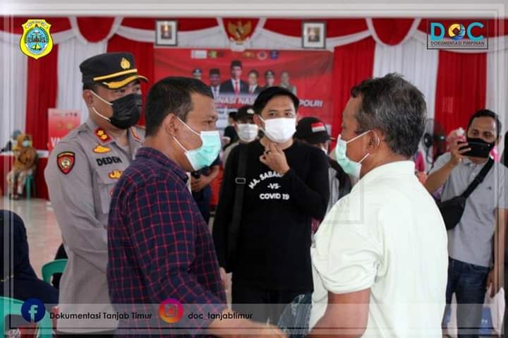 Bupati Romi saat ninjau Vaksinasi di Polres Tanjabtim 