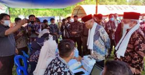 Bupati Kerinci Tinjau Pelaksanaan Vaksinasi Massal Tahap Kedua