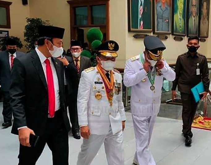 Gubernur dan Wakil Gubernur Jambi, Al Haris dan Abdullah Sani menyampaikan Pidato Perdana 