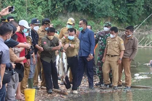 Gubernur Jambi, Al Haris saat kunjungi Lubuk Larangan Desa Pengasi Lama