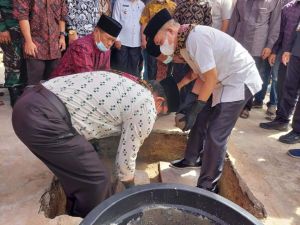 Wako Ahmadi letakkan Batu Pertama Pembangunan Masjid Al Manar Muhajirin