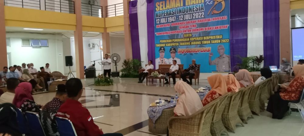 Sekda Sapril Saat Memberikan Sambutan sekaligus membuka Rakorda Koperasi 