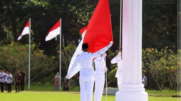 Saat Paskibraka Tanjabtim Mengibarkan Bendera Sangsaka Merah Putih 