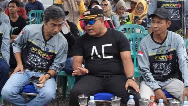 Wabup Tanjabtim H. Robby Nahliansyah didampingi Kadis Budparpora Zekky sebelum  membuka acara.