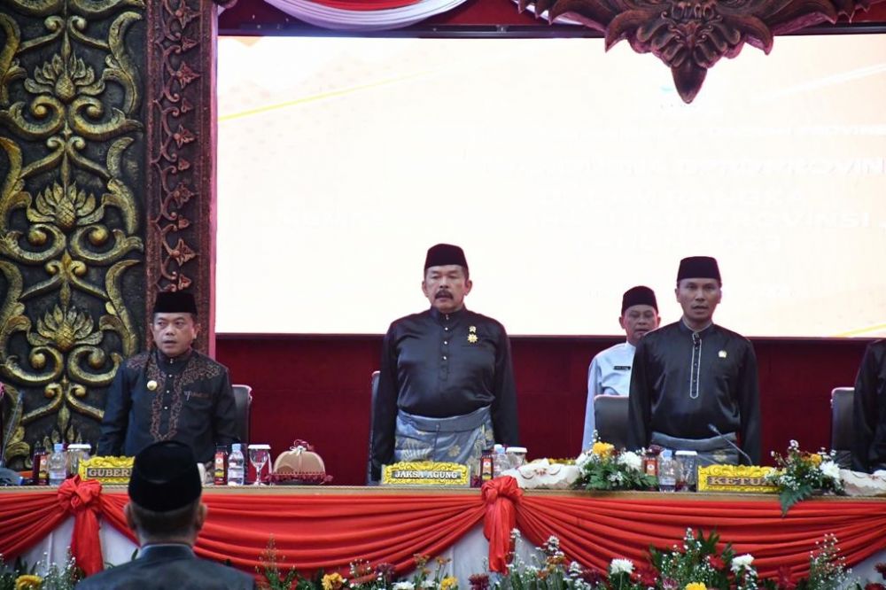 Gubernur Jambi Al Hatis Saat Hadiri Paripurna Istimewa HUT Jambi ke - 66 