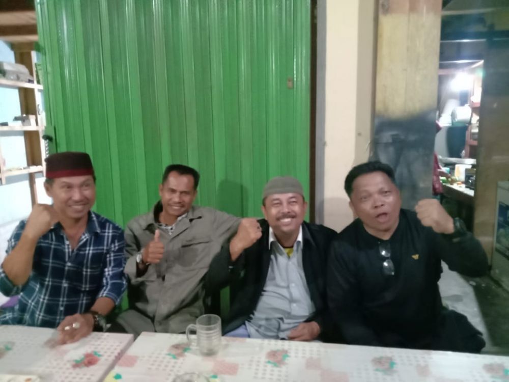 H. Tabroni Saat Bersama Tokoh Masyarakat