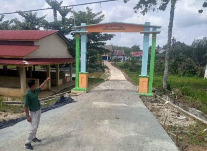 Tampak pembangunan Jalan Desa Argo Sari 