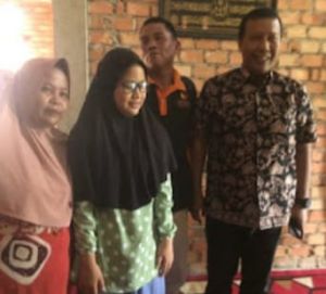 Romi Ajak Aulia yang Tunanetra Ke Baitullah