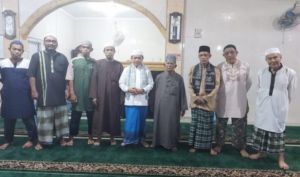 Sholat di Masjid Istiqomah Muhammadiyah, Warga Kasang Antusias Sambut Al Haris