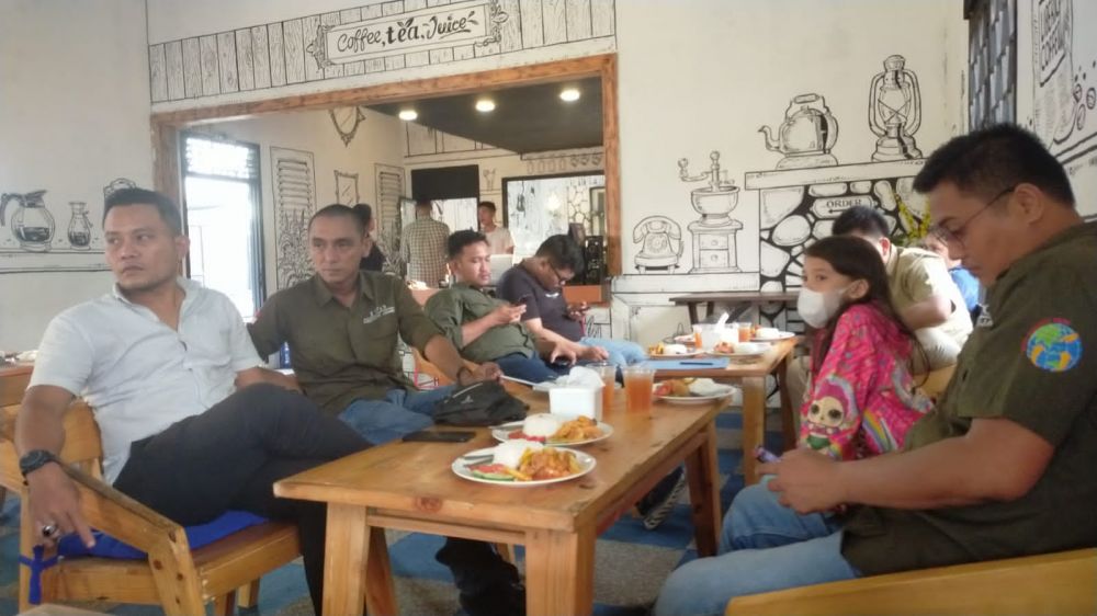 PW IWO Bukber Bersama Anak Sulung Alm Mantan Ketua IWO Jambi Nurul Fahmi 